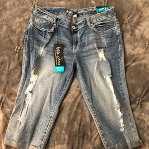 NEW Curvy Fit tipped Capri jeans!